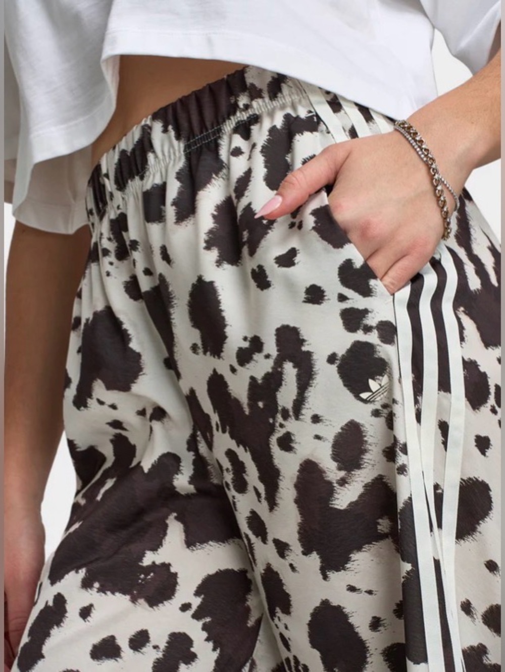 BRAND NEW ADIDAS ORIGINALS PRINTED SATIN WIDE LEG PANTS. $95 RETAIL. SOLD OUT. - Picture 7 of 14
